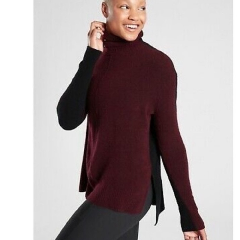 Athleta Transit Colorblock Turtleneck Boucle Sweater Burgundy Black Small NEW